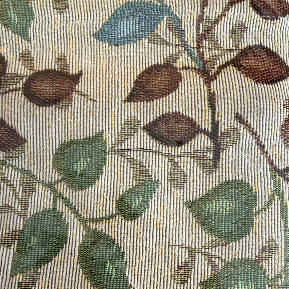 New - Floral Patterned Tapestry Valance (Set of 4)